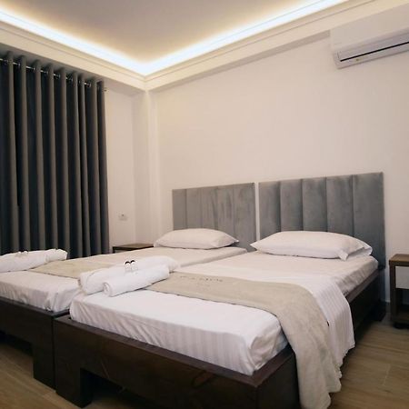 Vila Fatos Qama เบราท ภายนอก รูปภาพ