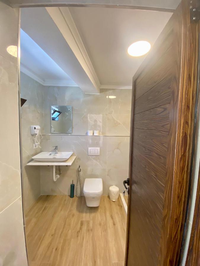 Vila Fatos Qama เบราท ภายนอก รูปภาพ