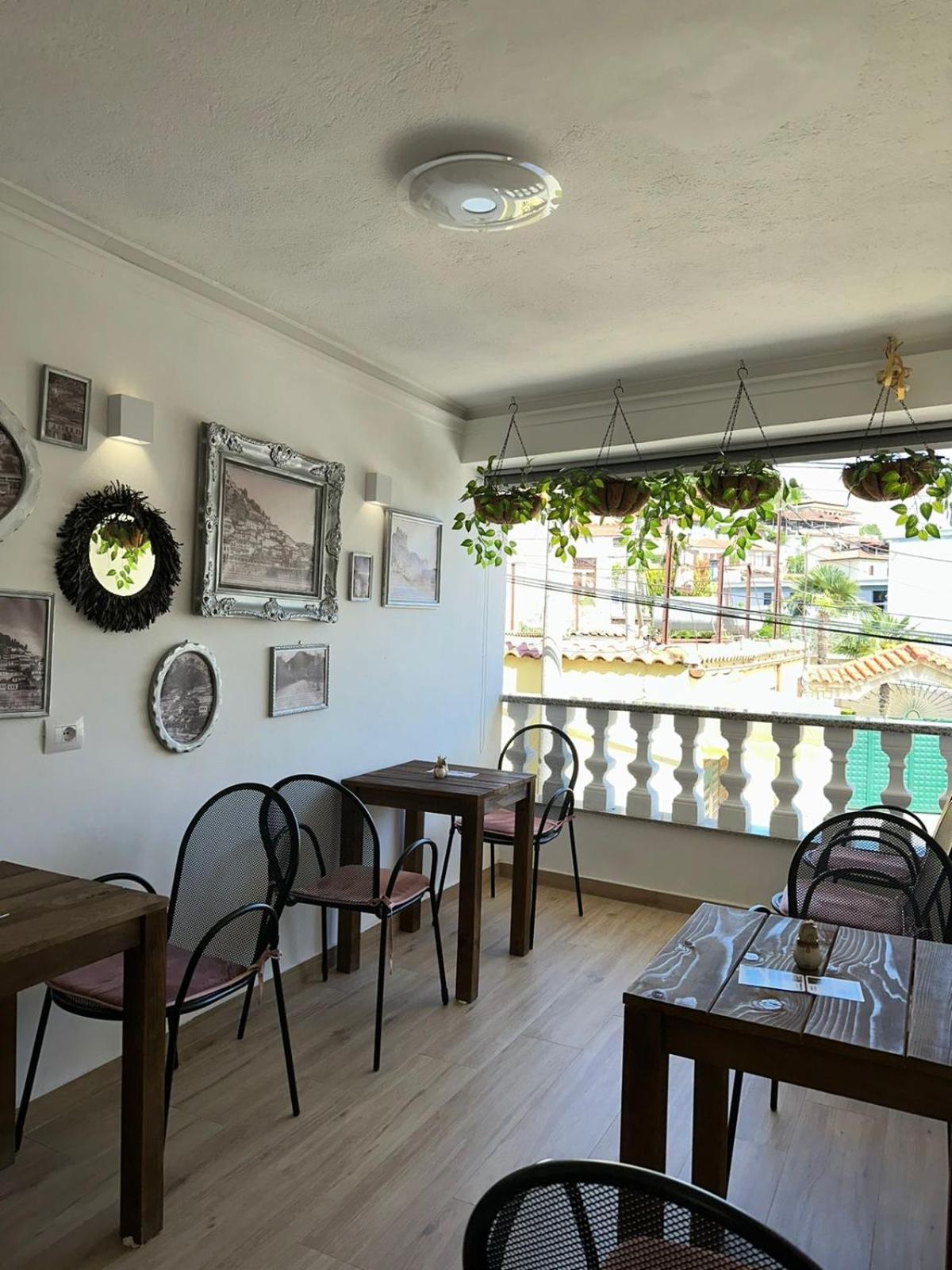 Vila Fatos Qama เบราท ภายนอก รูปภาพ